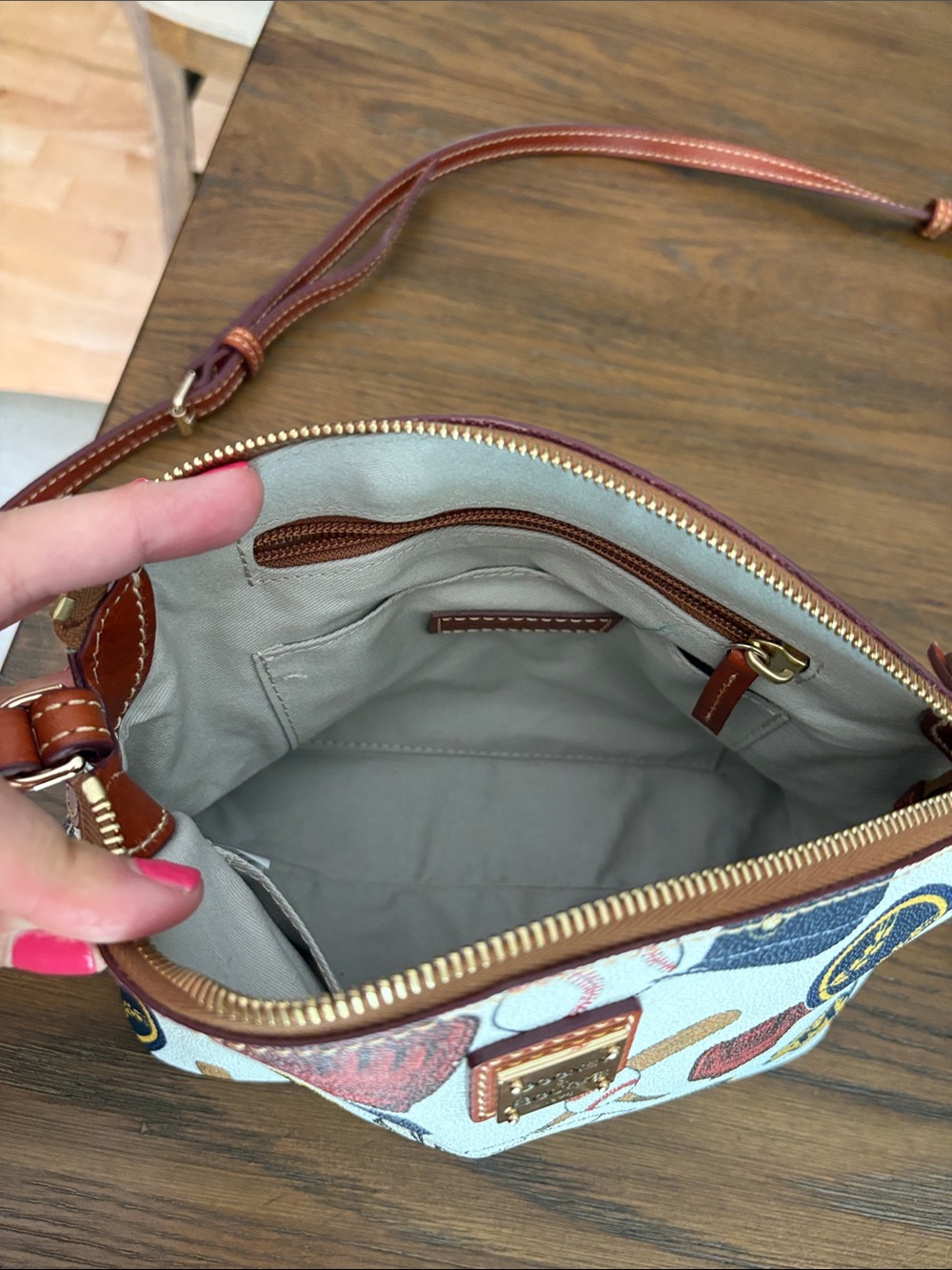 Dooney & Bourke Milwaukee Brewers White Multi Baseball Print Crossbody Bag - Picture 2 of 3